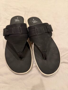 Time and Tru Black Women's Buckle Thong Sandals with White Trim